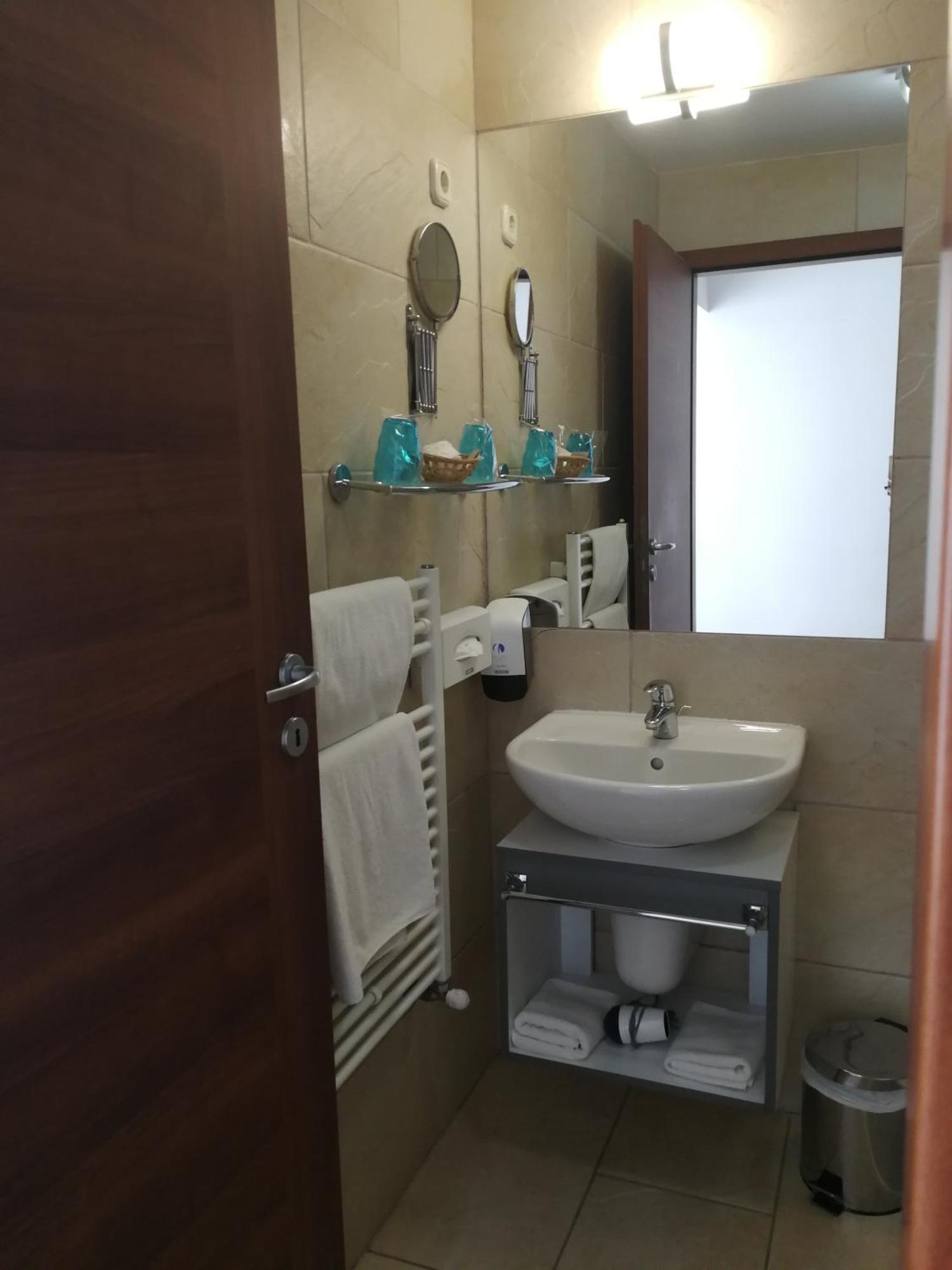 Yacht Wellness & Business 4* Siófok