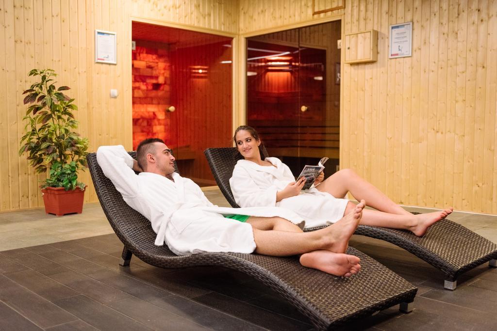 Yacht Wellness & Business Hotel