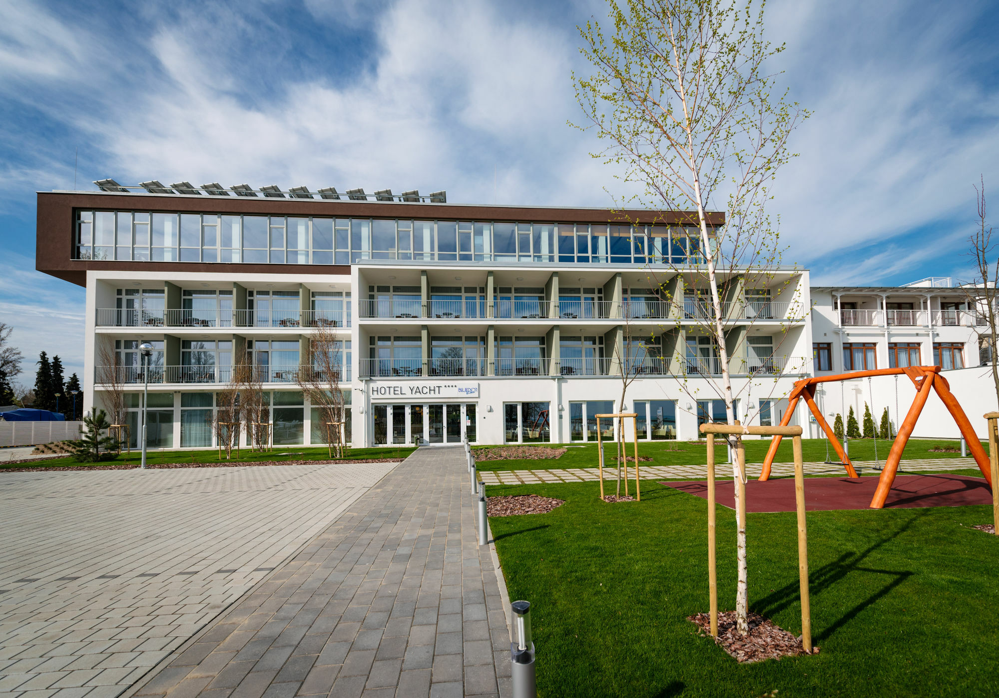 Yacht Wellness & Business Siófok