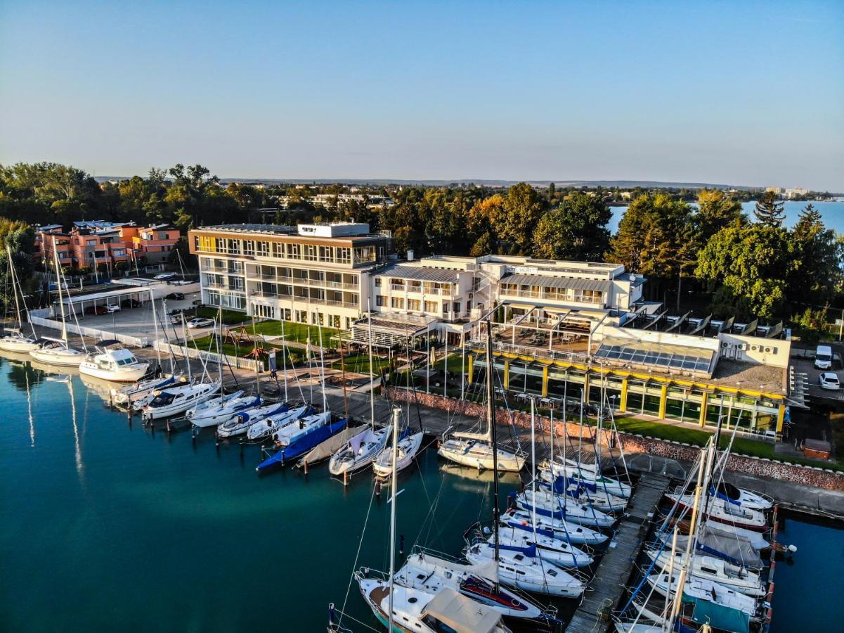 Yacht Wellness & Business 4* Siofok