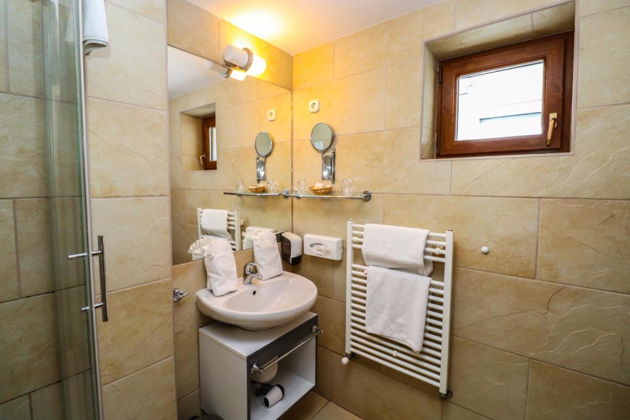 Yacht Wellness&business Hotel 4*