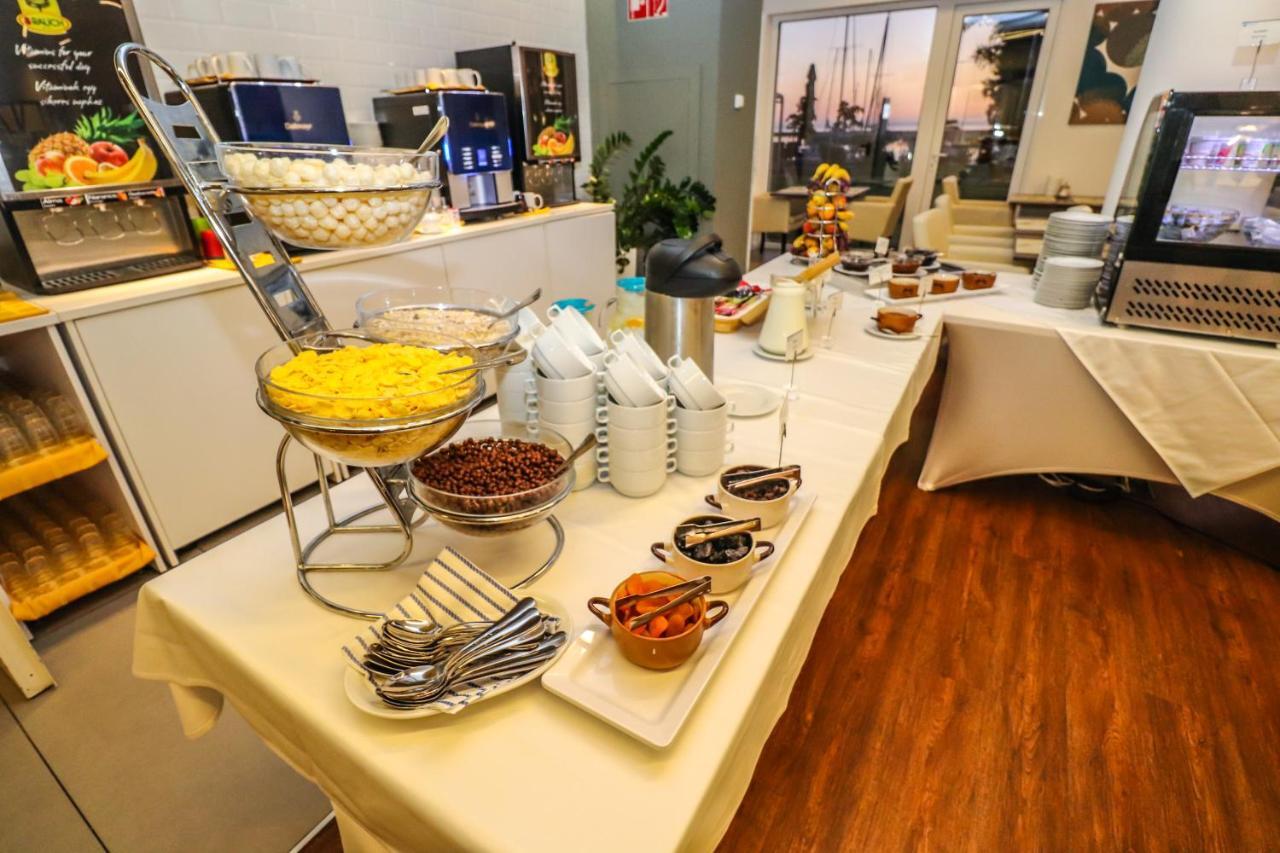Hotel Yacht Wellness & Business 4*